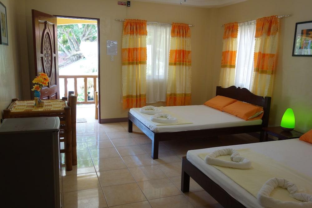 Slam's Garden Dive Resort