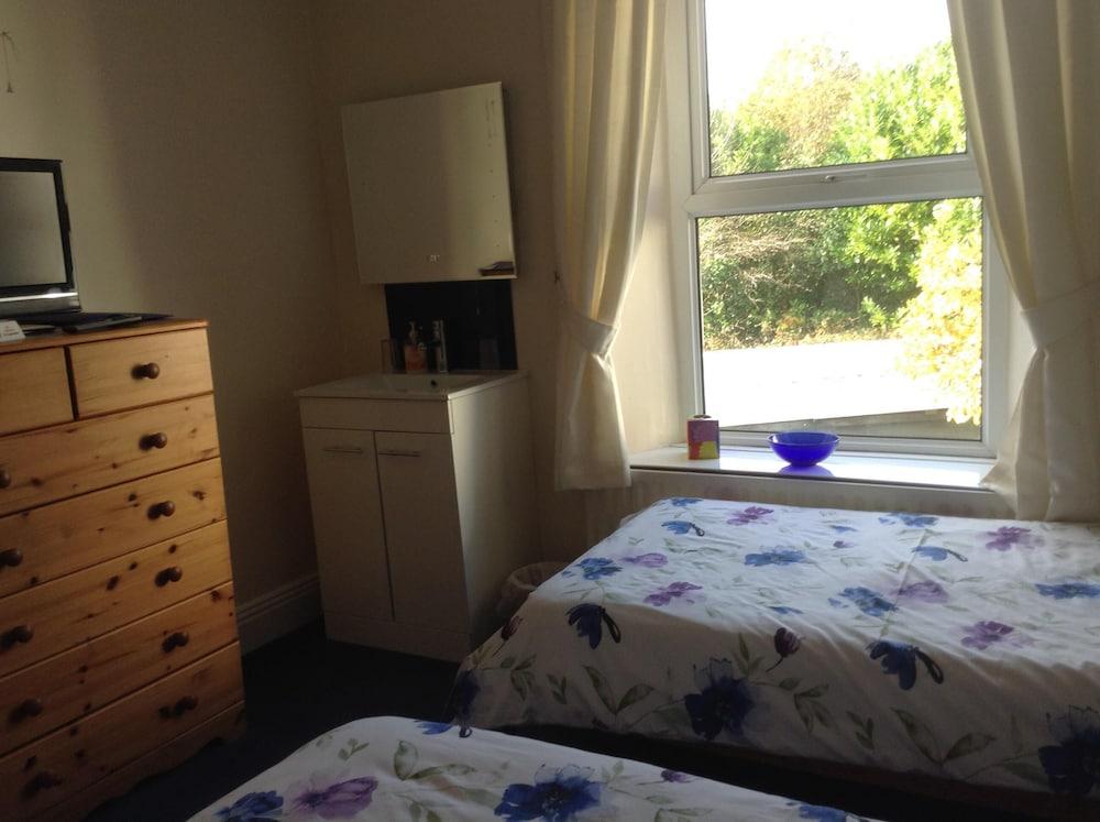 Drakewalls Bed & Breakfast