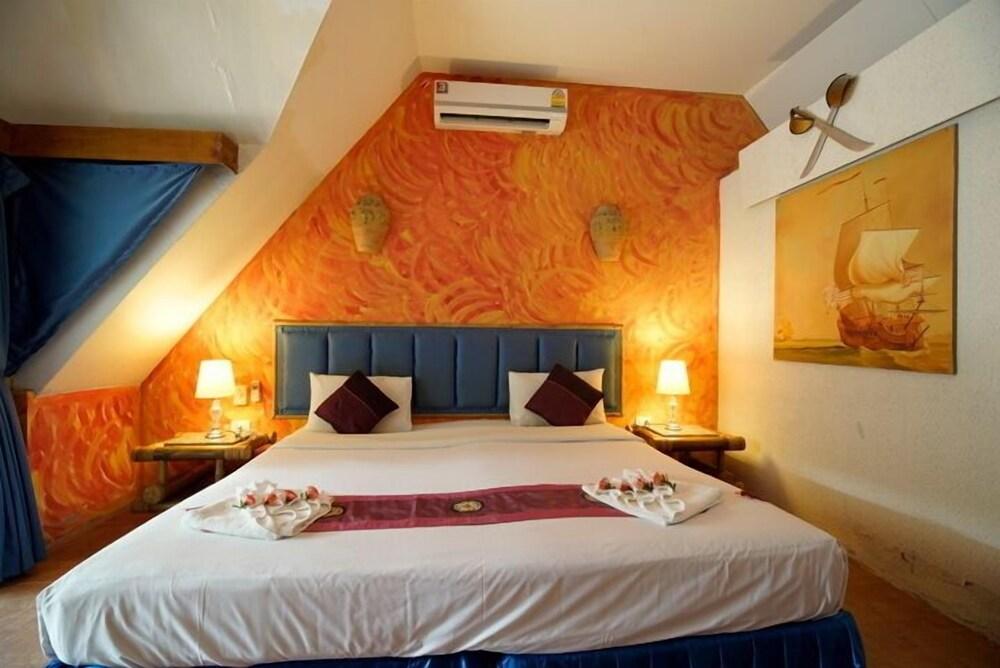 Bangrak Samui Beach Resort