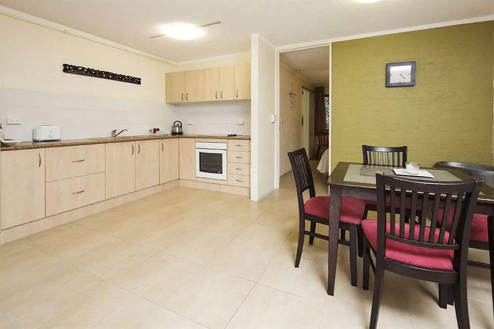 Burleigh Palms Holiday Apartments