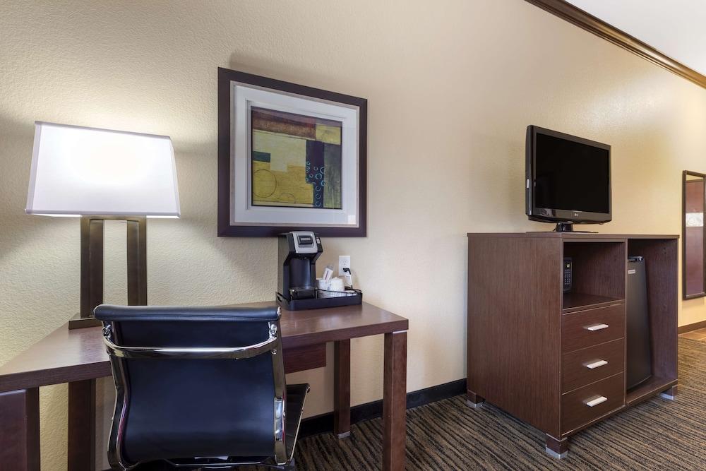Best Western Plus Classic Inn & Suites