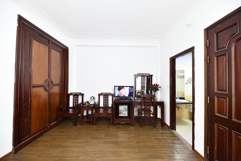 Phoenix Legend Hotel