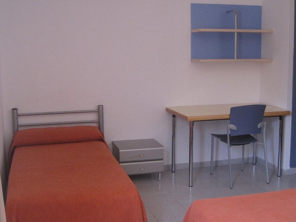 Albergue Inturjoven Almería - Hostel