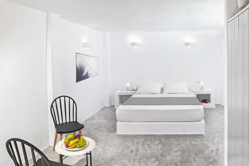 Lava Suites and Lounge