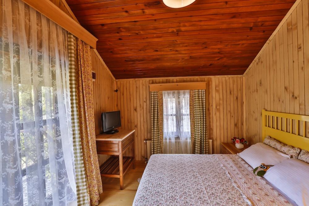 Tranquilla River Lodge - Adults Only