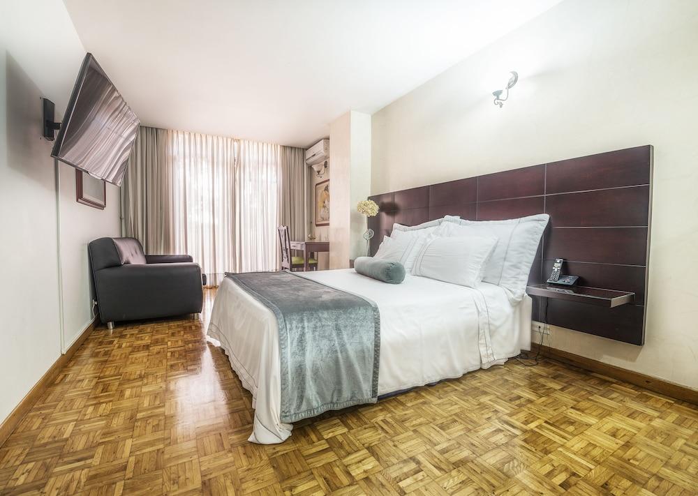 Aparta Suites Torre Poblado