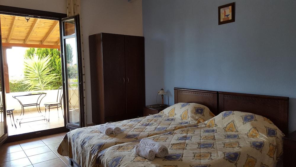 Palirria Hotel & Studios