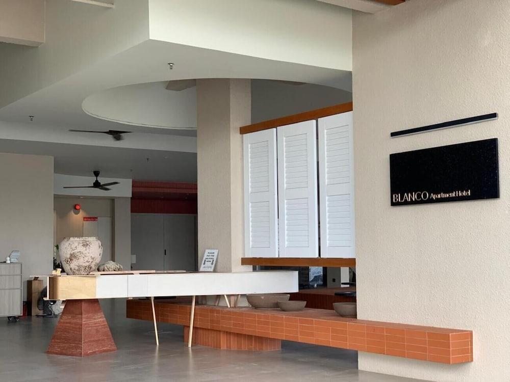 Blanco Apartment Hotel