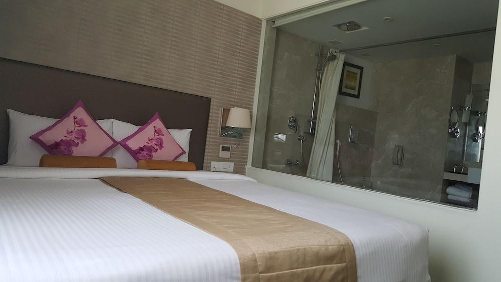 Royal Orchid Central, Vadodara