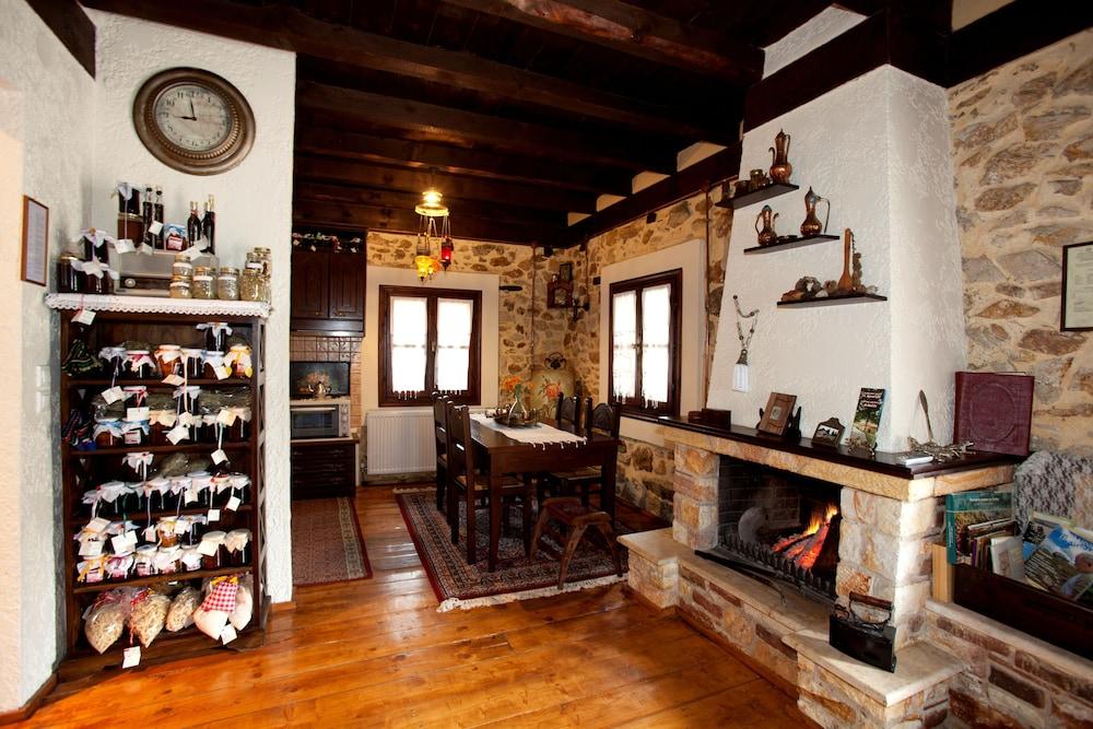 Guest House - To Archontiko