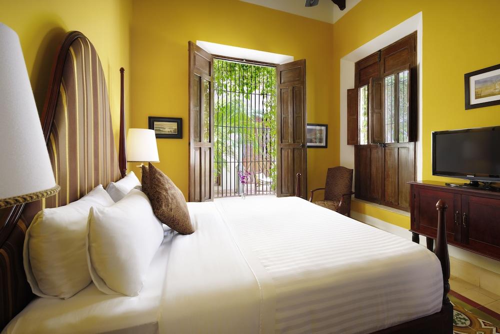 Casa Lecanda Boutique Hotel