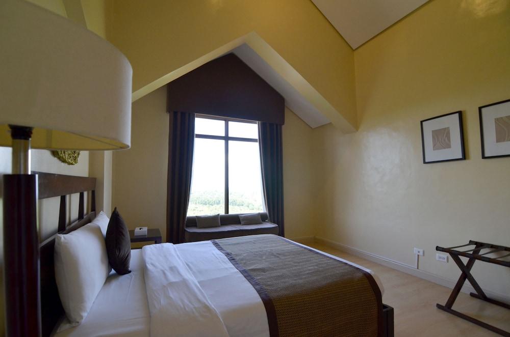 Crosswinds Resort Suites