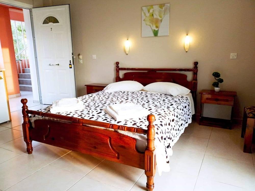 Oskars Studios & Apartments