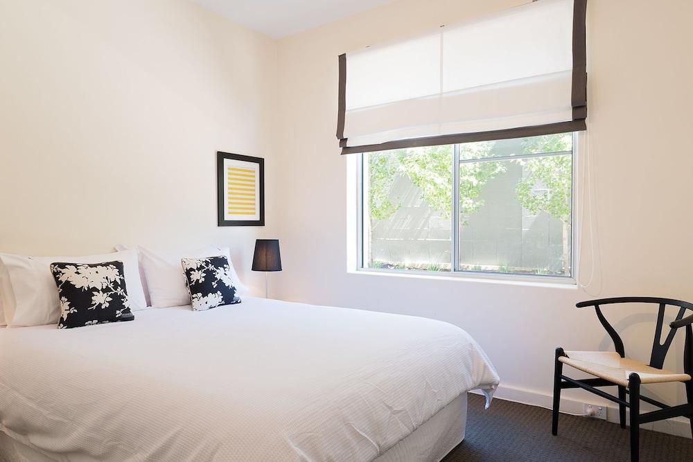 Arabella On West Apartments