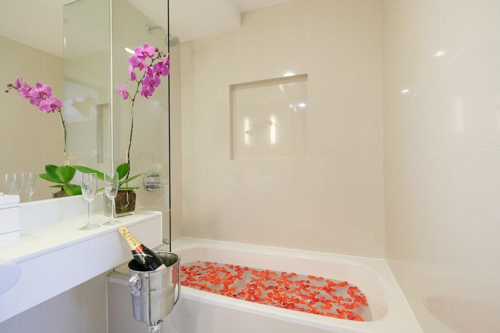 Quest Hotel & Conference Center