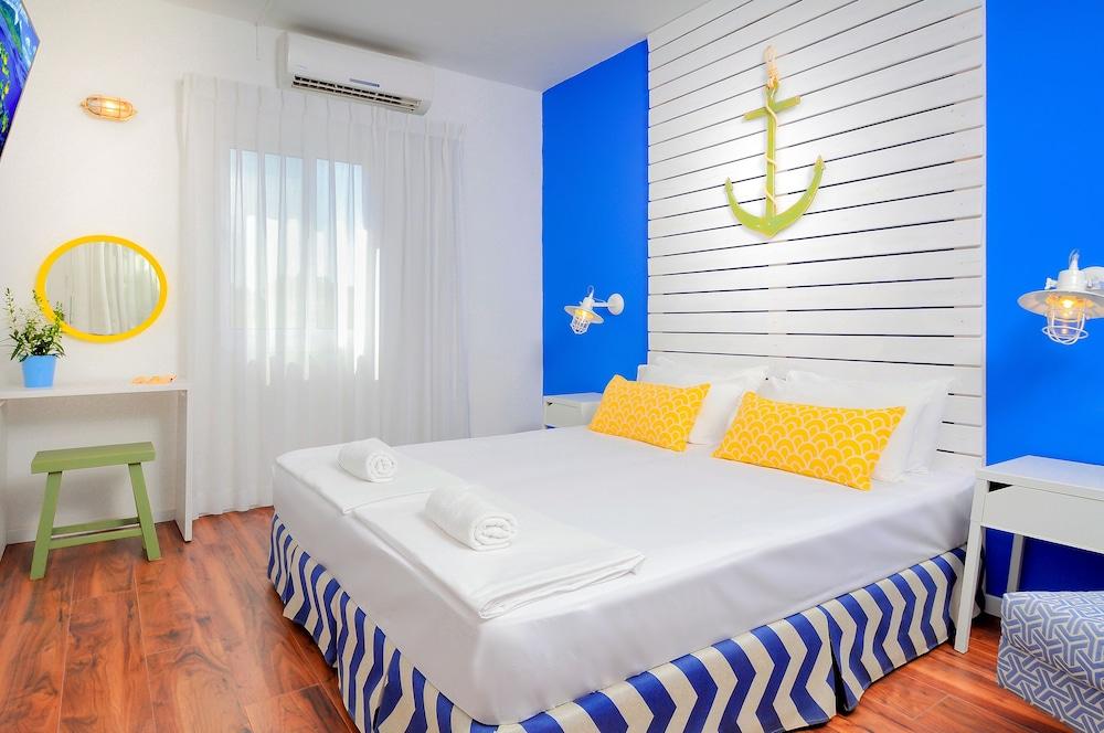 Gesher HaZiv TravelHotel