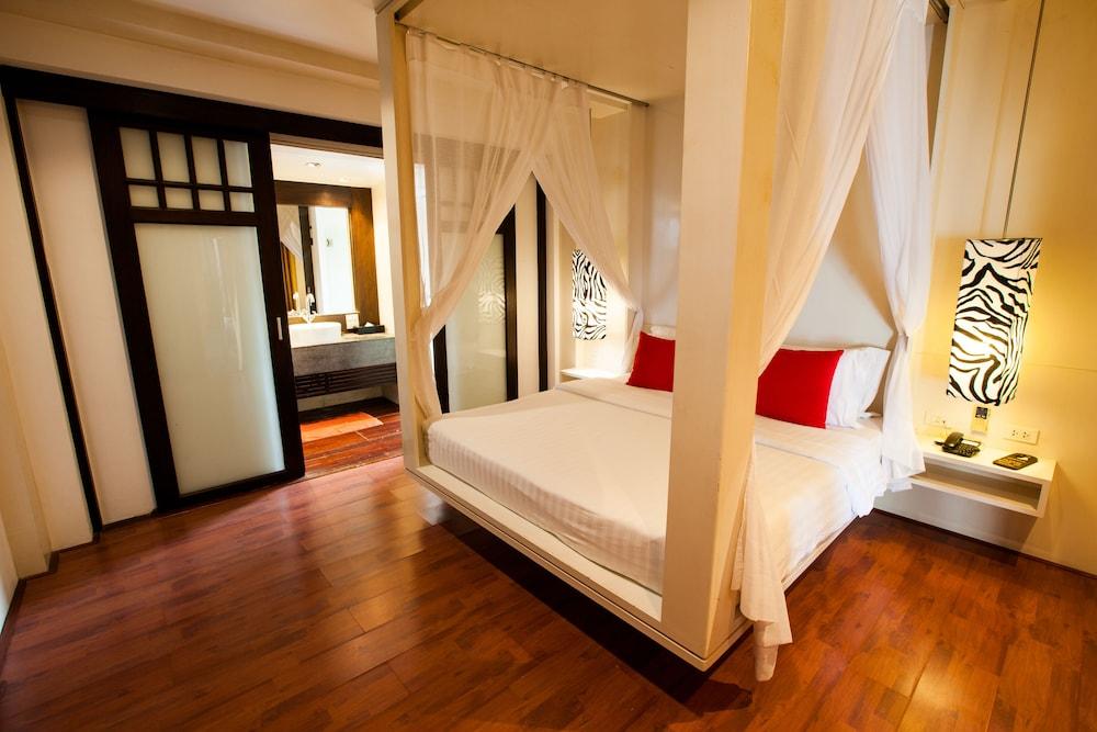 Pao Jin Poon Beach Front Villa