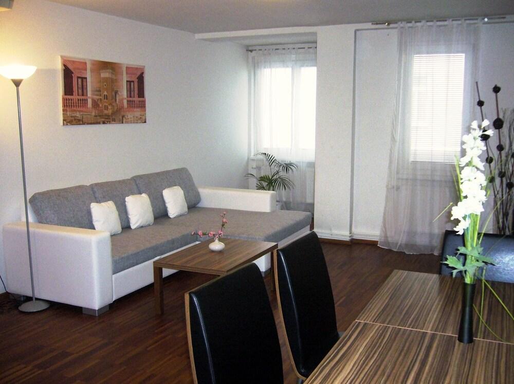 Royal Living Apartments