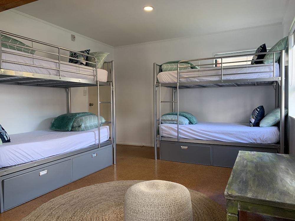 Peppertree Lodge - Hostel