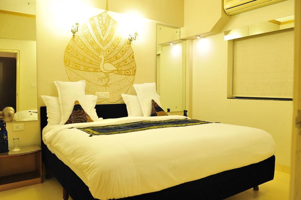 United-21 Emerald Forest Hotel