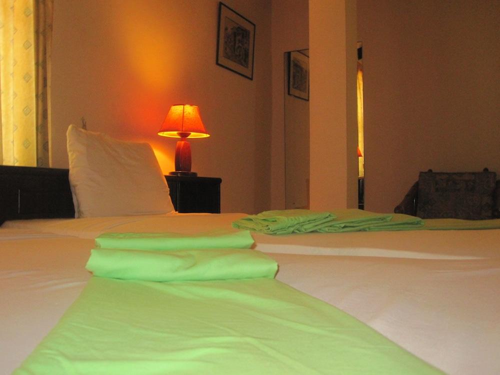 Coconut Grove Bridge House