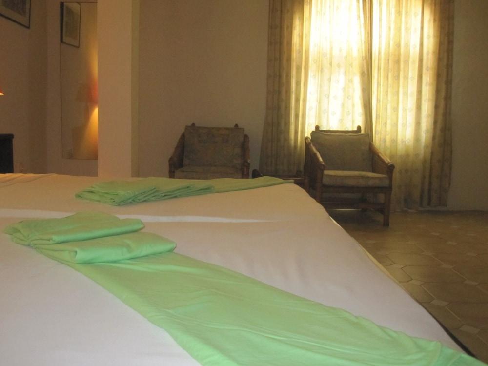 Coconut Grove Bridge House