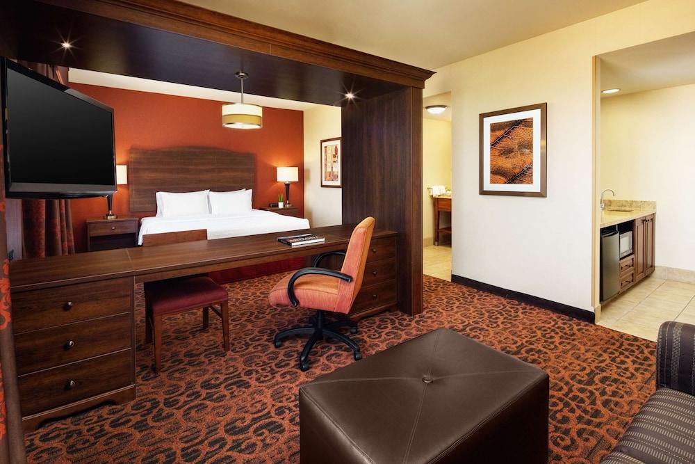 Hampton Inn & Suites Scottsdale at Talking Stick