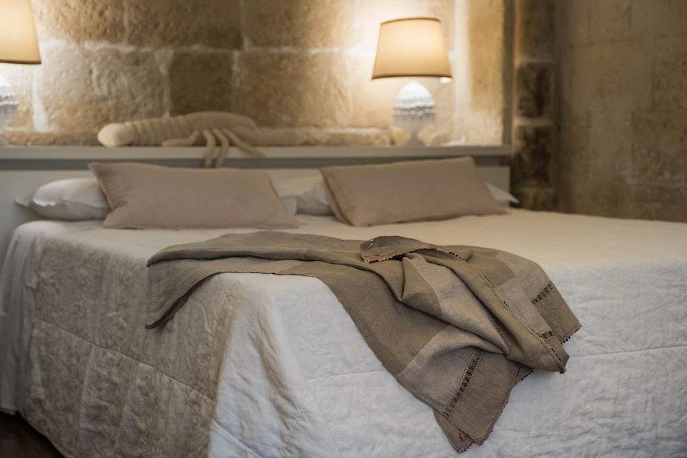 Vico dei Bolognesi per Palazzo Personè