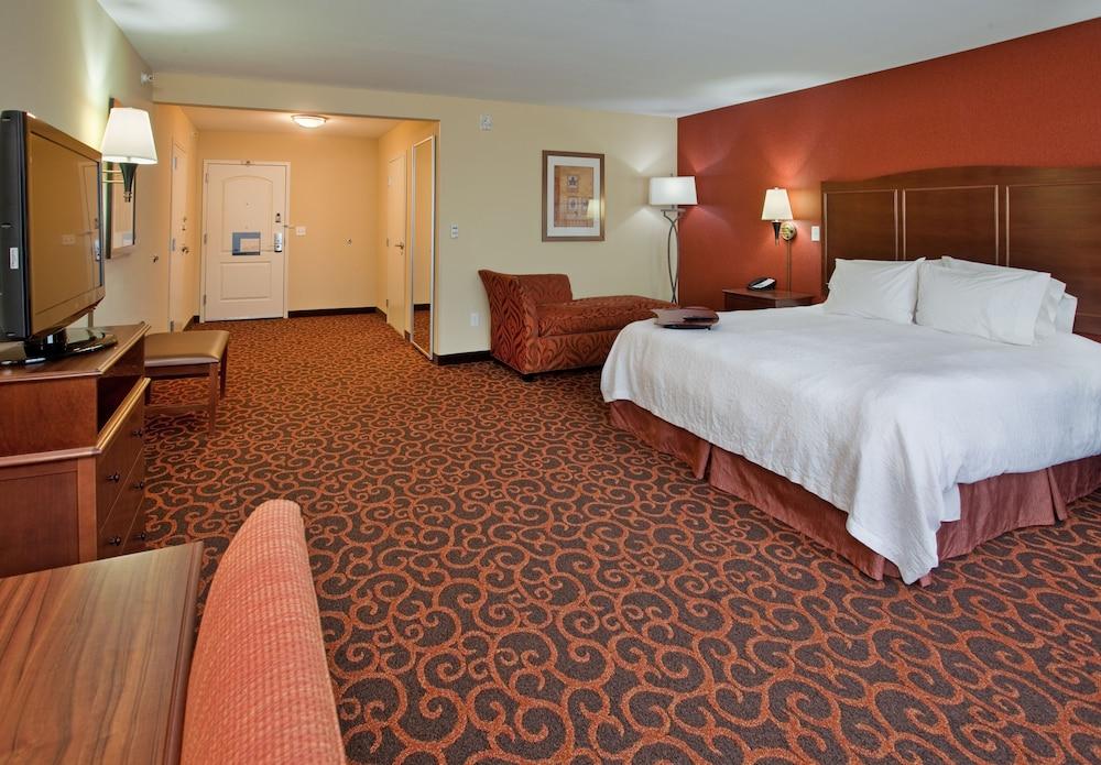 Hampton Inn & Suites Dickinson