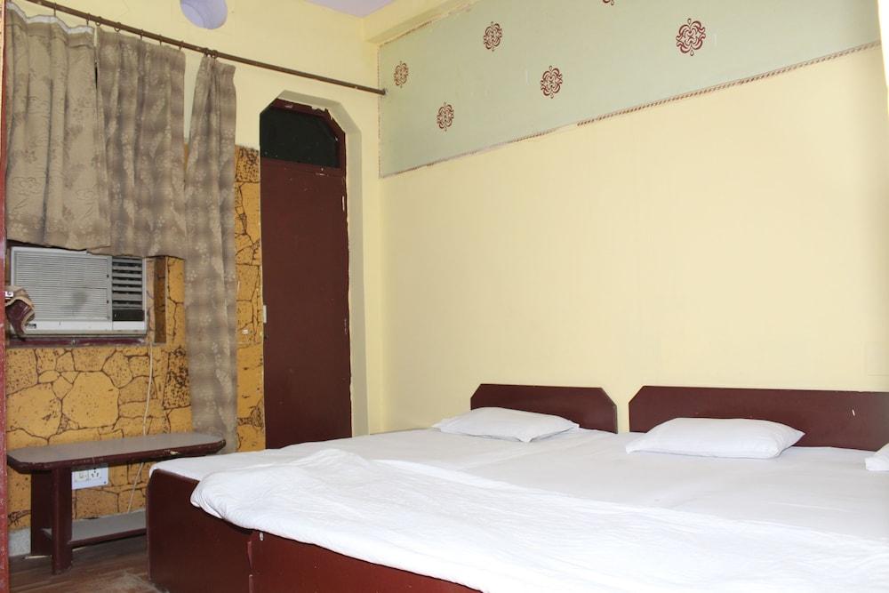 Hotel Raj Bed & Breakfast