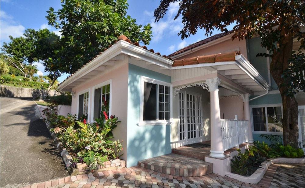 Tropical Lagoon Resort