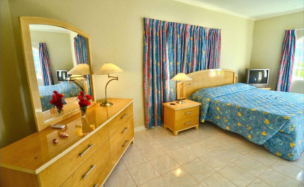 Tropical Lagoon Resort