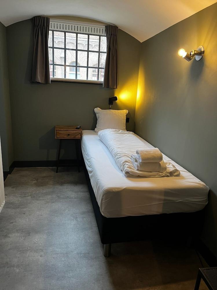 Hotel Oostereiland - Gevangenis Hotel