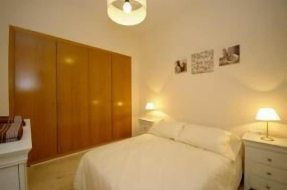 Oceanografic & Spa Apartments