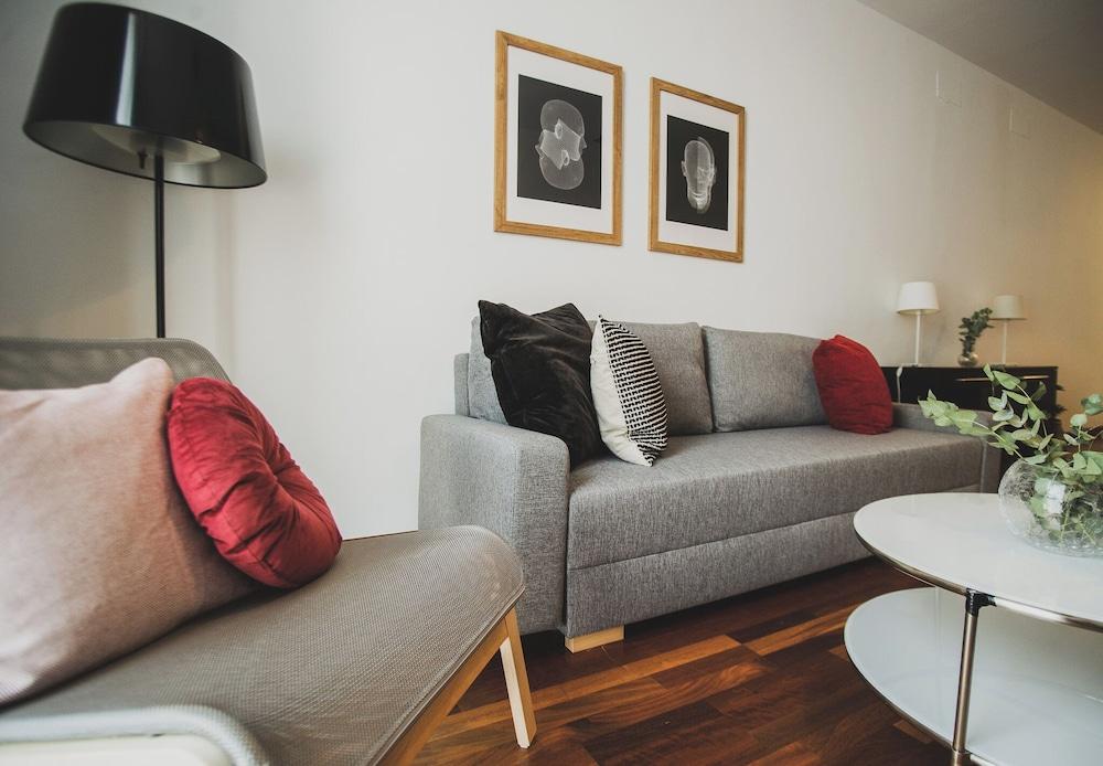 AZZ Sevilla Torre de la Plata