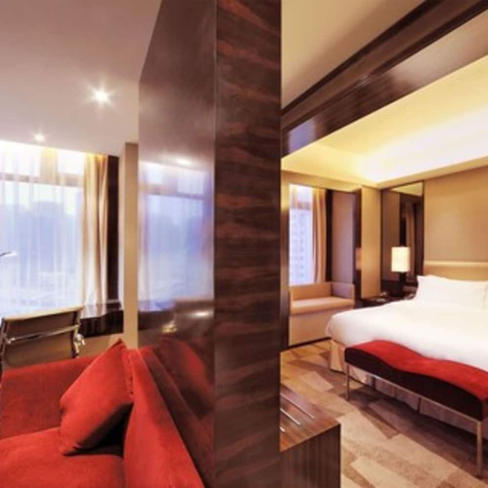 Royal Suites & Tower