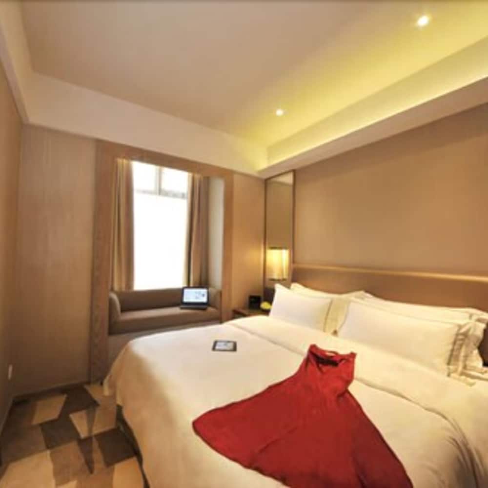 Royal Suites & Tower