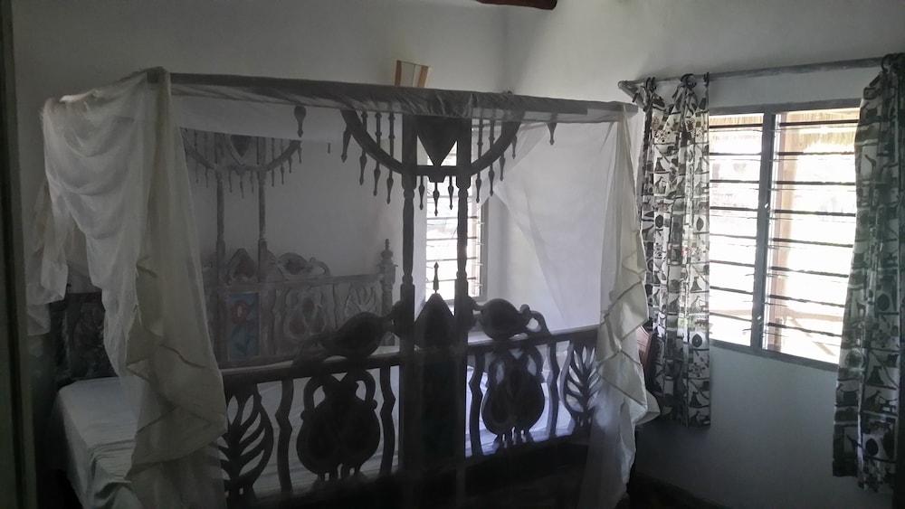 Marine Holiday House