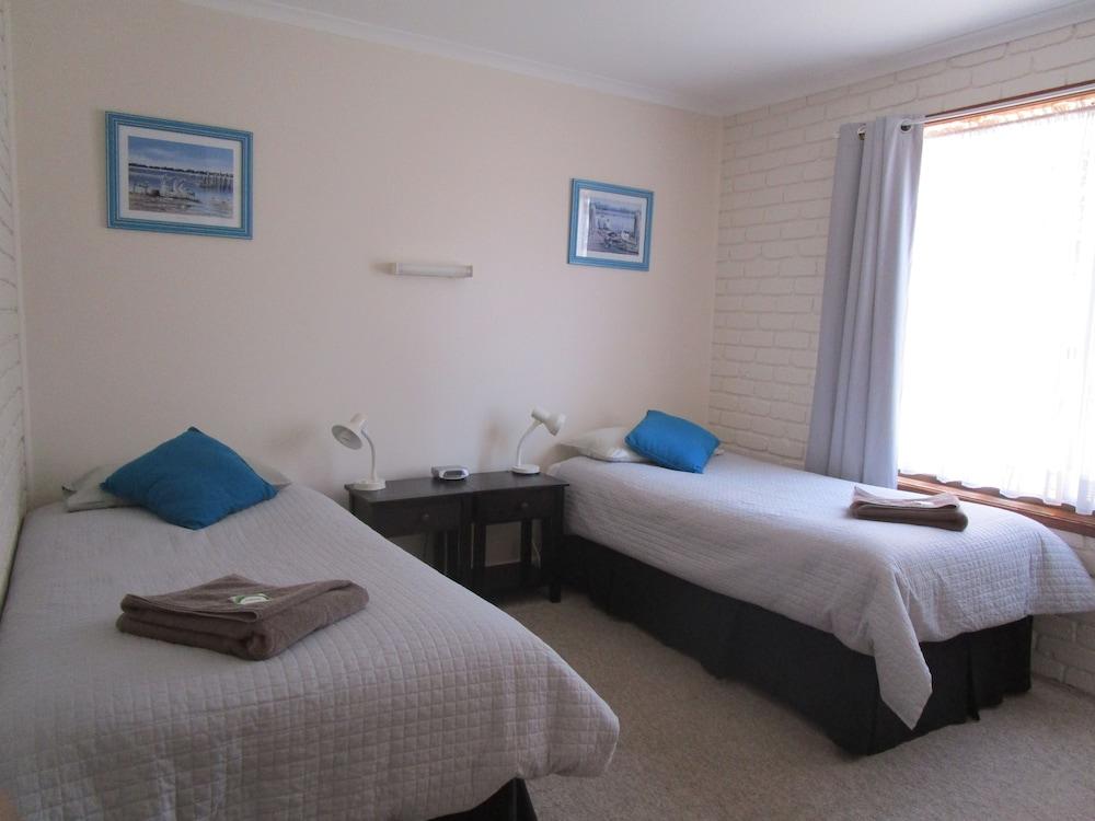 Harbour Lights Holiday Units