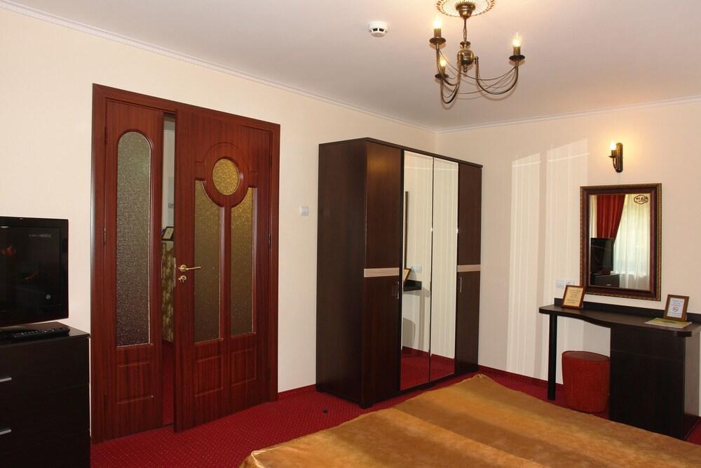 Hotel Pensiune Natural