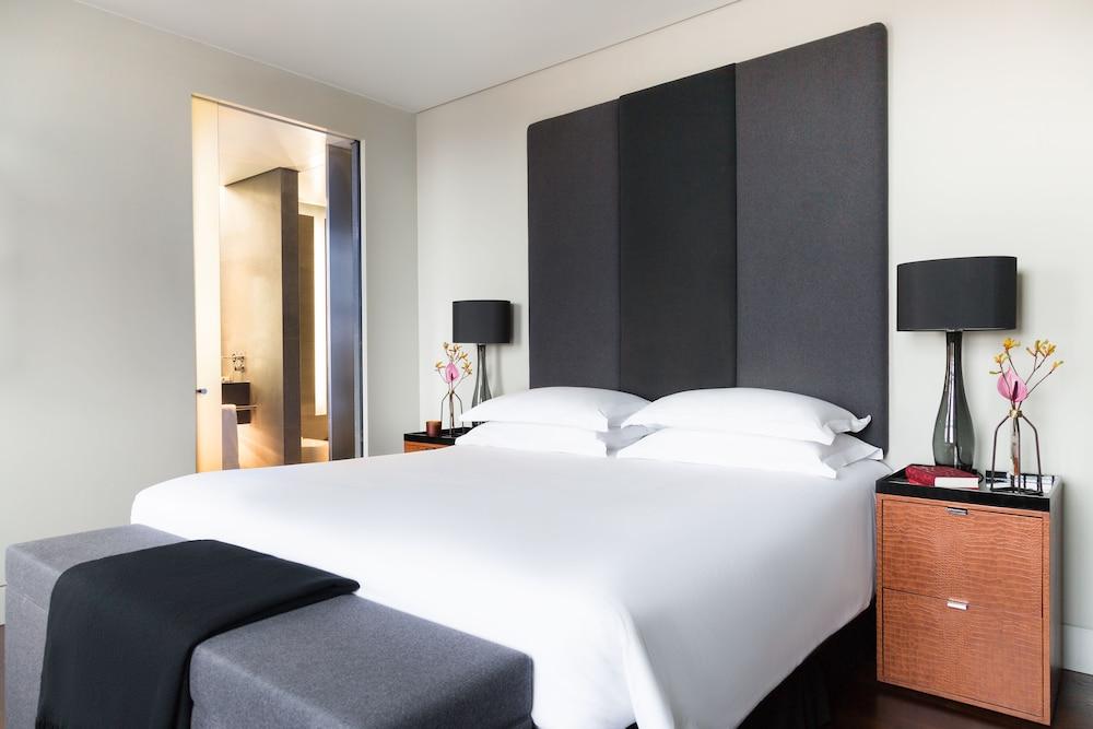 Grosvenor House Suites