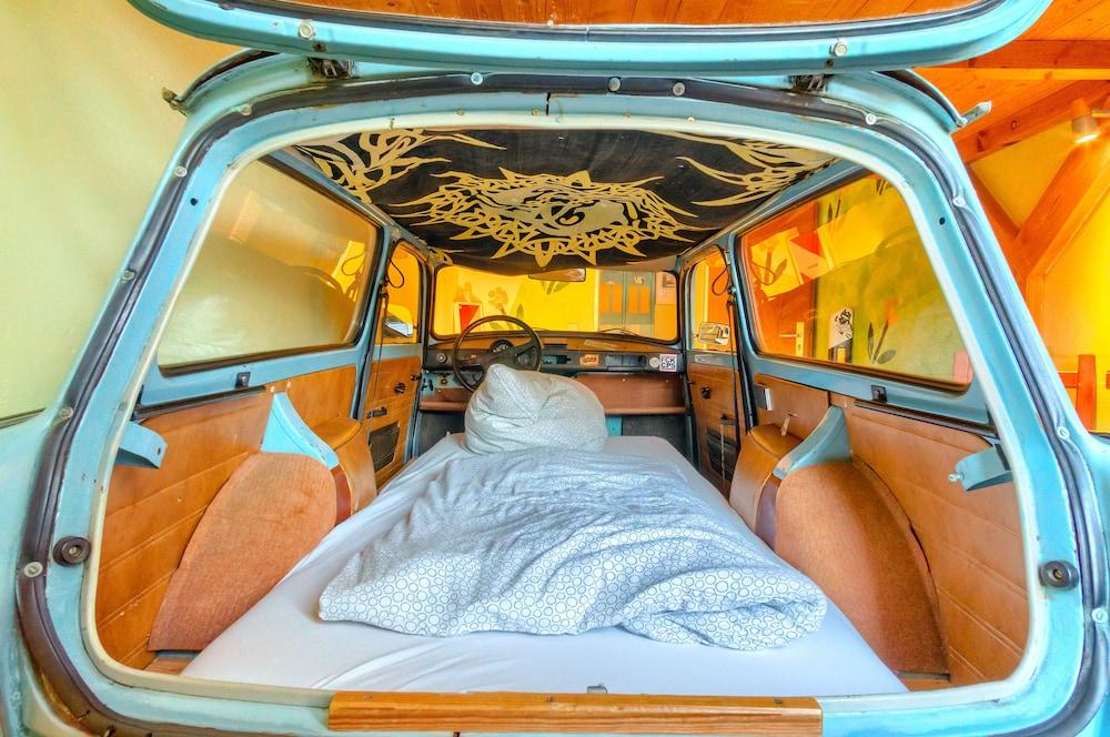 Lollis Homestay - Hostel