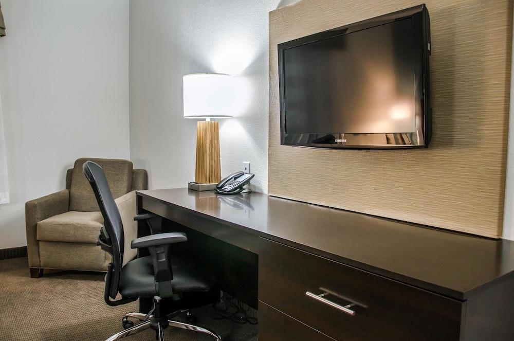 Sleep Inn & Suites Center