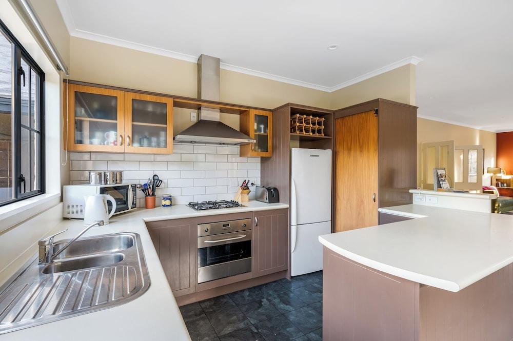 Criffel Peak View B&B and Apartment