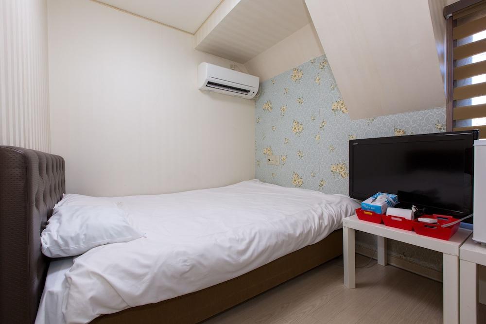 Hotel Empire in Shinjuku