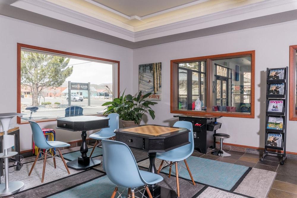 Wood River Inn & Suites