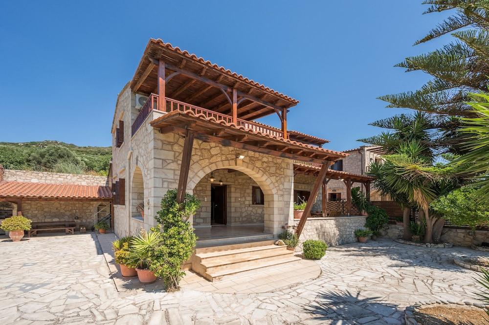 Spilia Village Hotel & Villas