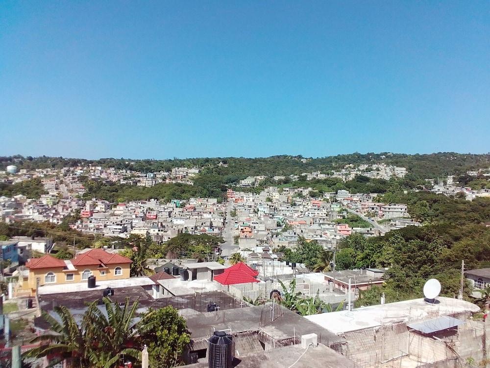 Cornwall Courts Apartment