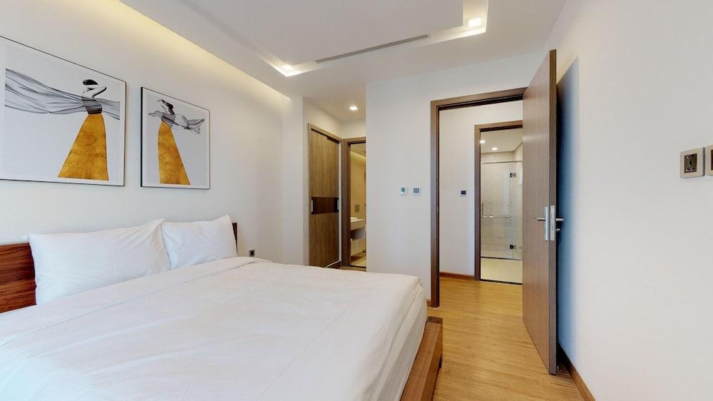 Homefromhome Metropolis Apartments