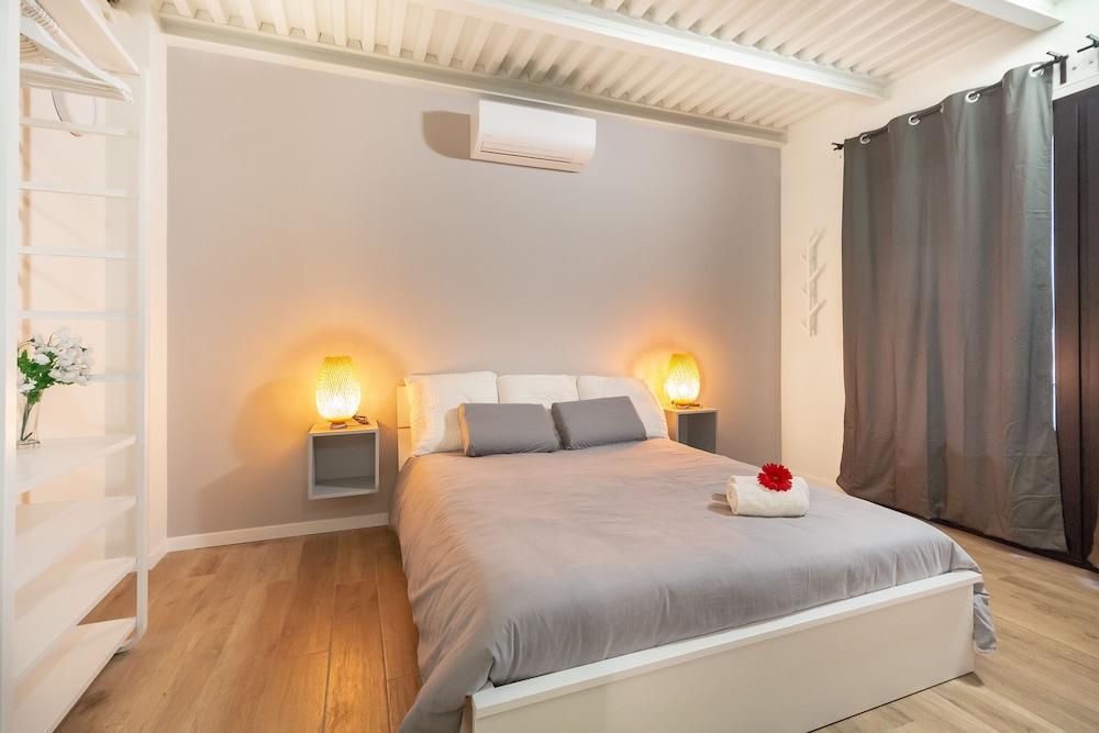 Alessia's Building- Affori FN